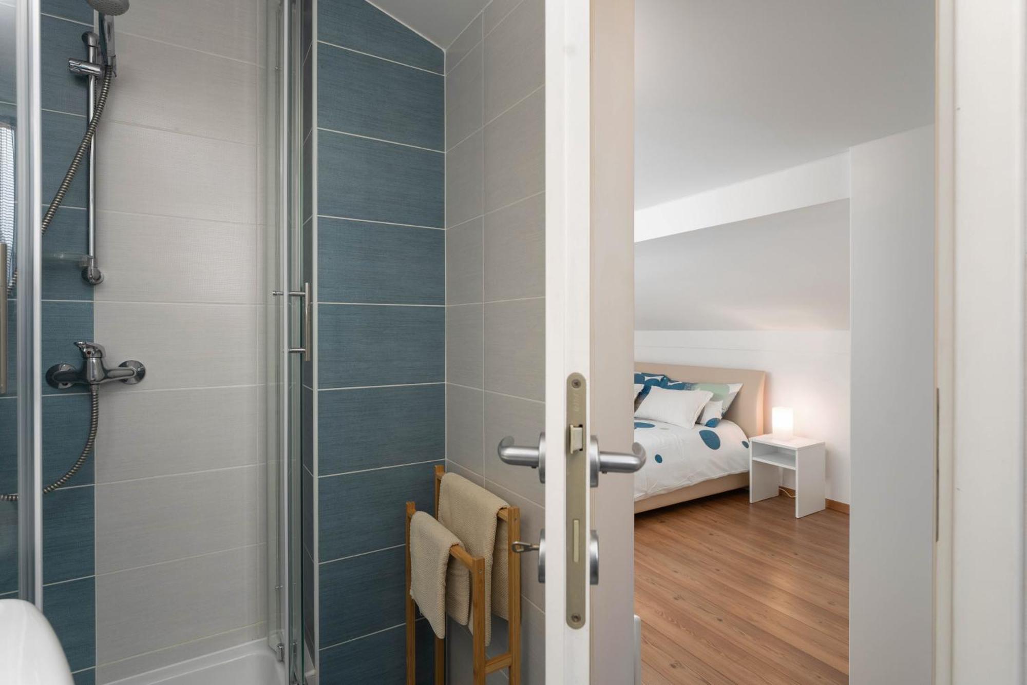 Degrassi Square Apartments (Adults Only) Vrsar Eksteriør billede